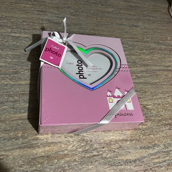 NIB Cudlie photo album and keep safe box. Sealed in plastic - Picture 2 of 10